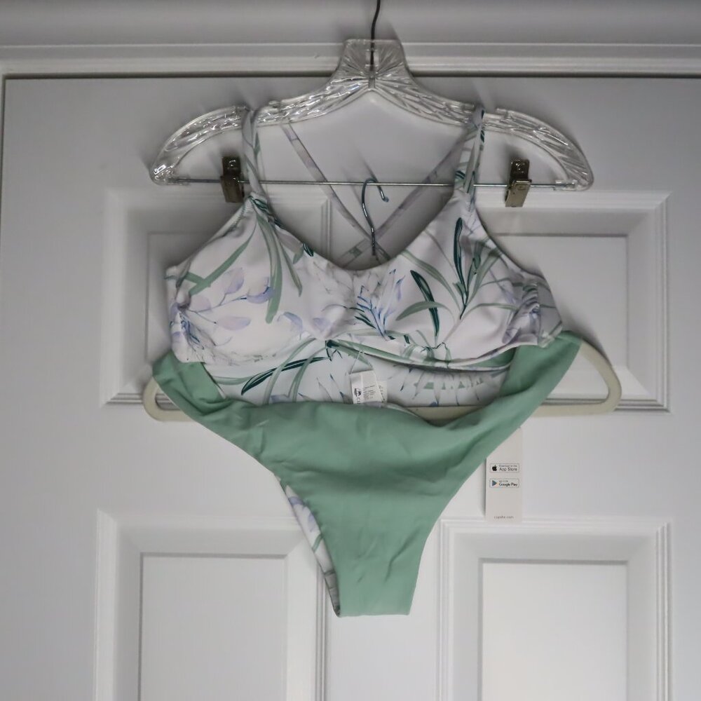 Cupshe 2 piece reversible bottom swimsuit NWT Resort Vacation Beach Tropical